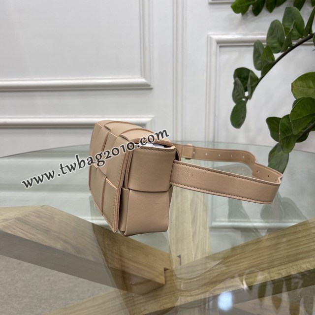 Bottega veneta高端女包 KF0015杏仁色 寶緹嘉CAEESTTE腰包 BV經典款手工編織手包腰包胸包斜挎包  gxz1210
